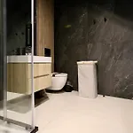 Garibaldi 52 - Renovated In Old Town Apartment