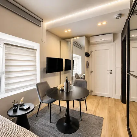 Garibaldi 52 Studio